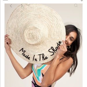 New with Tags - Trina Turk -Large sun hat- chic and fun!